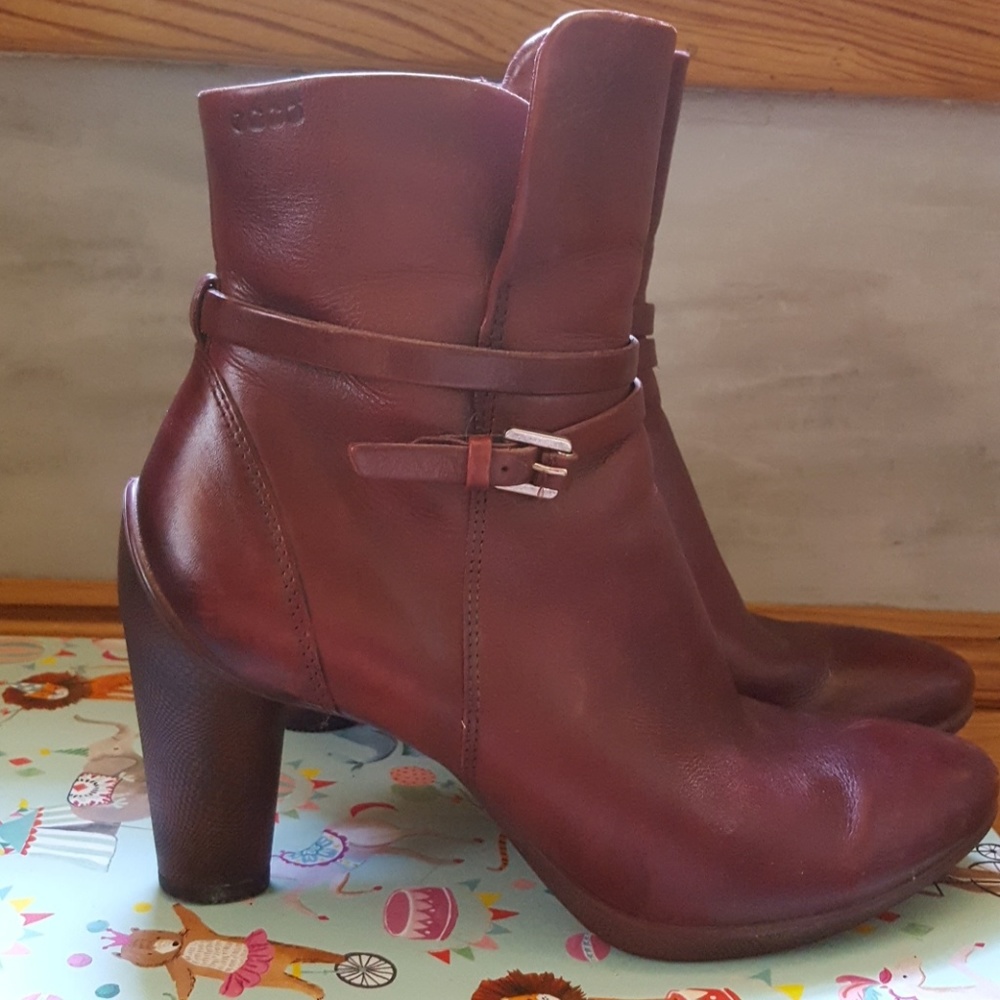 Ecco Heeled Boots